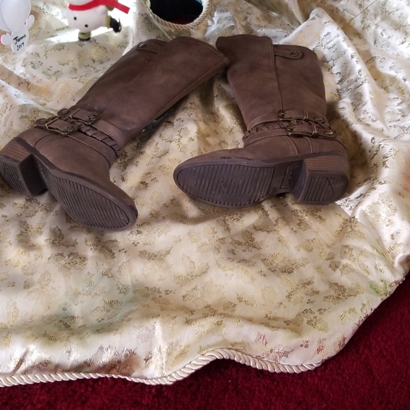 Little girl's boots - Picture 3 of 3